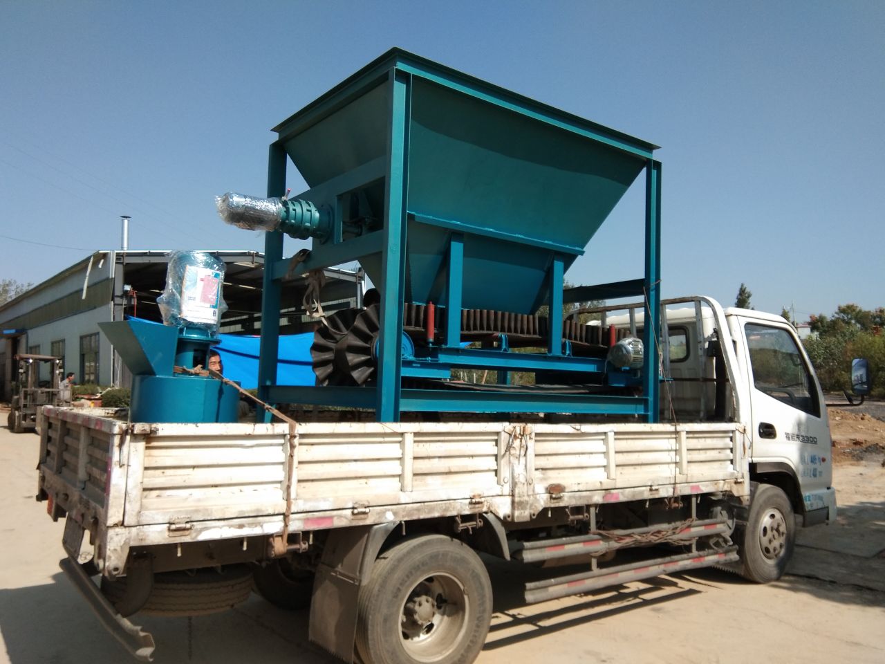 鏟車喂料機